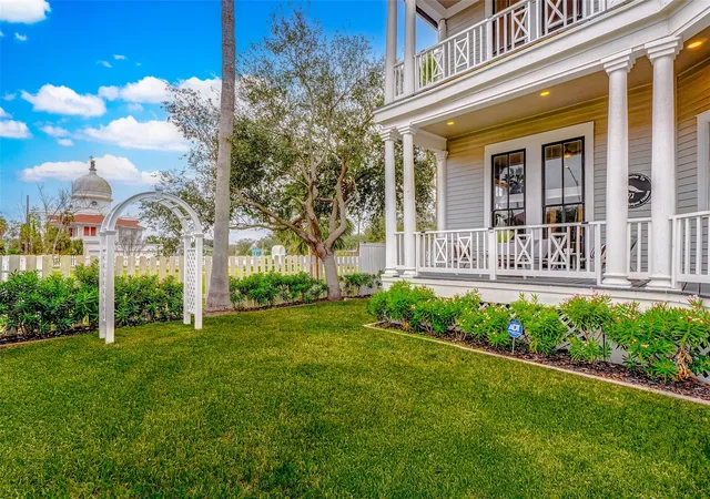 Photo 3 of Single family home for sale at 1210 Broadway Ave J St, Galveston, TX 77550 | MLS# 70617942 | Listing updated on 2026-09-09