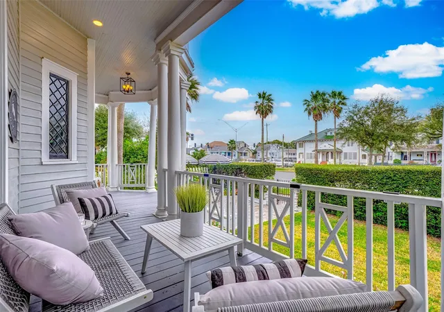 Photo 4 of Single family home for sale at 1210 Broadway Ave J St, Galveston, TX 77550 | MLS# 70617942 | Listing updated on 2026-09-09