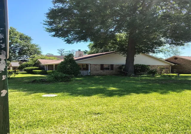 Photo 4 of Single family home for sale at 12595 E Sagittarius Dr, Willis, TX 77318 | MLS# 47173535 | Listing updated on 2026-07-27