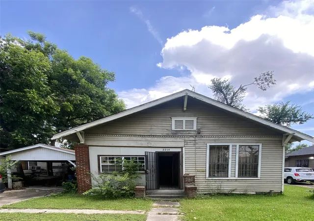 1st image of 2214 Lee St, Houston, TX 77026 | MLS# 46826643