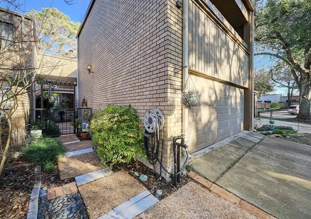 2nd image of 1315 Chardonnay Dr #3, Houston, TX 77077 | MLS# 15372975