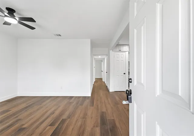 Photo 3 of Sale Pending at 7627 Kellwood Dr, Houston, TX 77040 | MLS# 59645791 | Listing updated on 2026-09-10