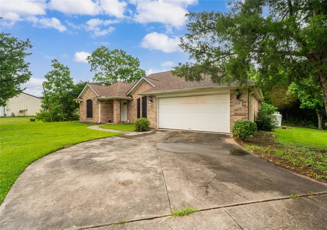 Photo 2 of Sale Pending at 11506 Tri City Beach Rd, Baytown, TX 77520 | MLS# 20033103 | Listing updated on 2026-09-15