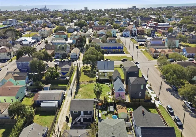 Photo 3 of Land for sale at 1114 30th Street, Galveston, TX 77550 | MLS# 65214796 | Listing updated on 2026-03-09