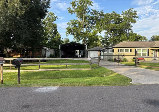 3rd image of 4435 11Th St, Bacliff, TX 77518 | MLS# 84668082