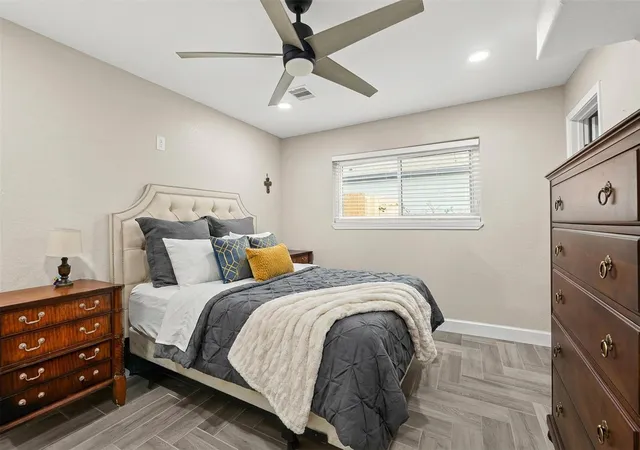 5th image of 2313 Cedar St, Pearland, TX 77581 | MLS# 97289603
