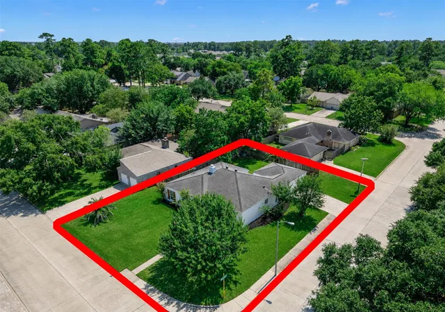 Photo 3 of Single family home for sale at 22939 Spring Willow Dr, Tomball, TX 77375 | MLS# 78039275 | Listing updated on 2026-10-09