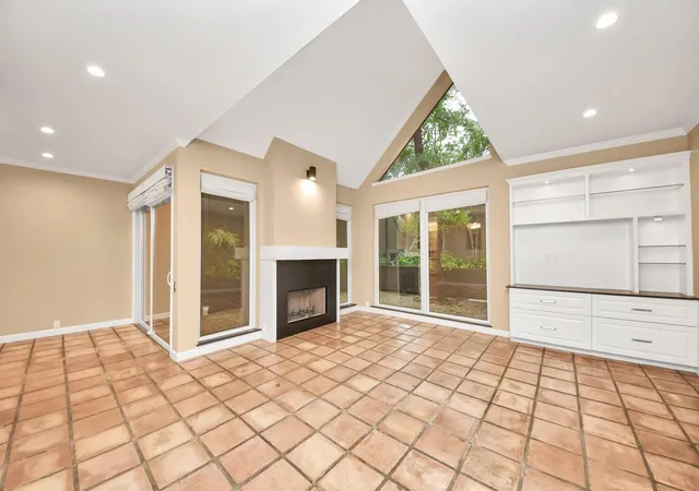 2nd image of 153 Litchfield Ln, Houston, TX 77024 | MLS# 45279838