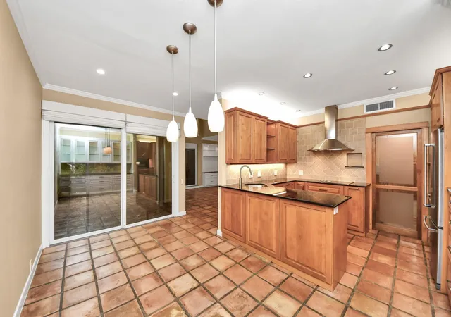 4th image of 153 Litchfield Ln, Houston, TX 77024 | MLS# 45279838