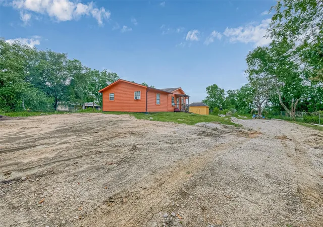 Photo 3 of Single family home for sale at 1031 County Rd 491, Dayton, TX 77535 | MLS# 98270623 | Listing updated on 2026-03-14