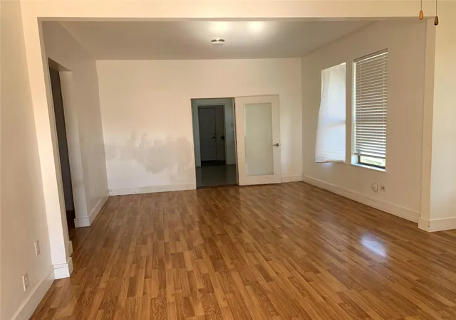 2nd image of 206 Cosmos St, Houston, TX 77009 | MLS# 11631106