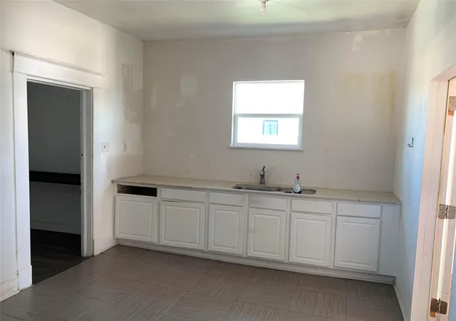 3rd image of 206 Cosmos St, Houston, TX 77009 | MLS# 11631106