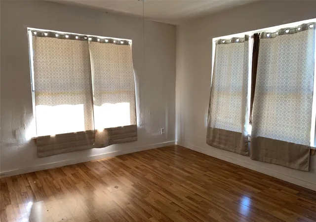 4th image of 206 Cosmos St, Houston, TX 77009 | MLS# 11631106