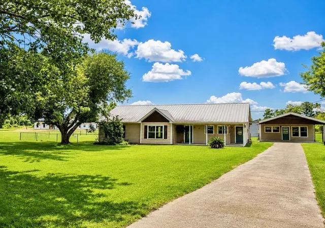 Homes for sale in Kirbyville, TX | 829 Fm 1004 W, Kirbyville, TX 75956 | MLS# 25813411
