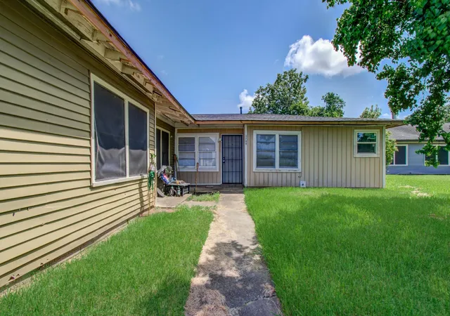 4th image of 1707 W 7Th St, Freeport, TX 77541 | MLS# 83398650