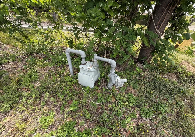 6th image of 1922 W Main St, Baytown, TX 77520 | MLS# 12159108