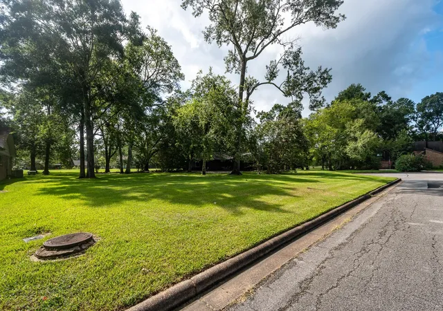 1st image of 0 Aloft Ct, Crosby, TX 77532 | MLS# 85220408