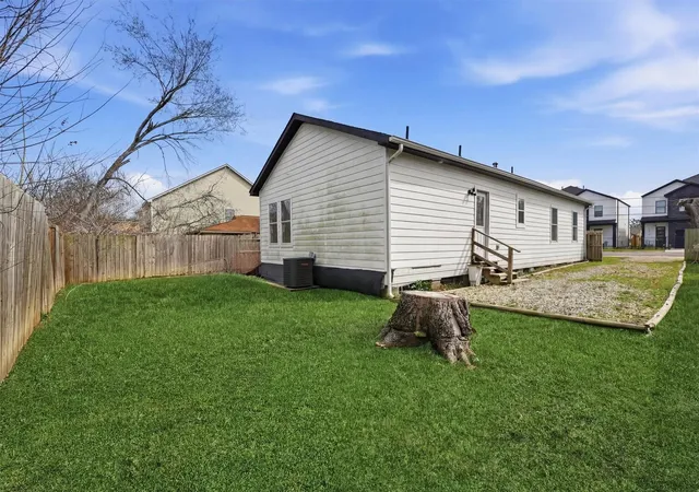 15th image of 4217 Sterling St, Houston, TX 77051 | MLS# 62148757