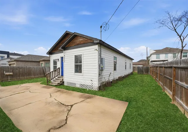 2nd image of 4217 Sterling St, Houston, TX 77051 | MLS# 62148757
