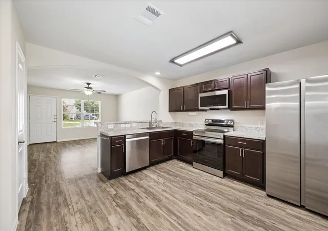 2nd image of 10122 Cobbler Ln, Tomball, TX 77375 | MLS# 28191841