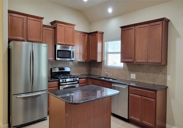 5th image of 122 Black Swan Pl, Magnolia, TX 77354 | MLS# 78849537