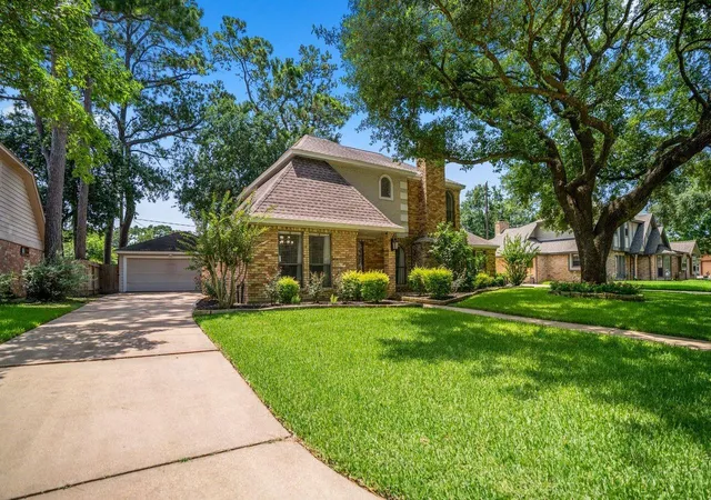 Photo 2 of Single family home for sale at 15711 Downford Dr, Tomball, TX 77377 | MLS# 82372456 | Listing updated on 2026-09-22