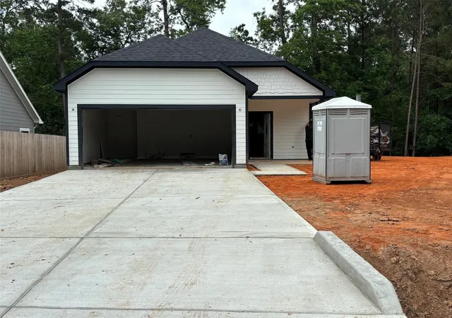 Photo 1 of Sale Pending at 114 Indian Crk St, Willis, TX 77378 | MLS# 24923261 | Listing updated on 2026-09-02