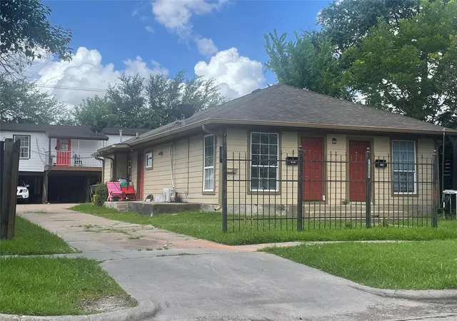 1st image of 4114 Bell St, Houston, TX 77023 | MLS# 23911862