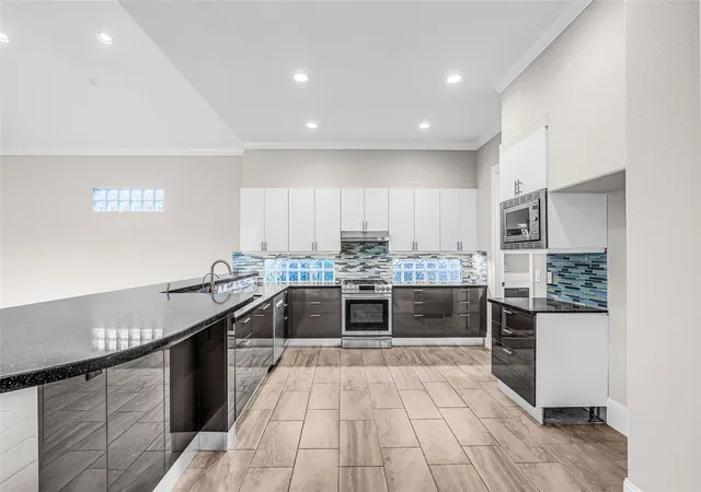 Photo 4 of Single family home for sale at 25718 Muirfield Bnd Ct, Spring, TX 77389 | MLS# 4819250 | Listing updated on 2026-08-23