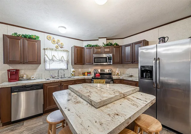 Photo 3 of Single family home for sale at 14273 Shadow Bay Dr, Willis, TX 77318 | MLS# 30550806 | Listing updated on 2026-04-30
