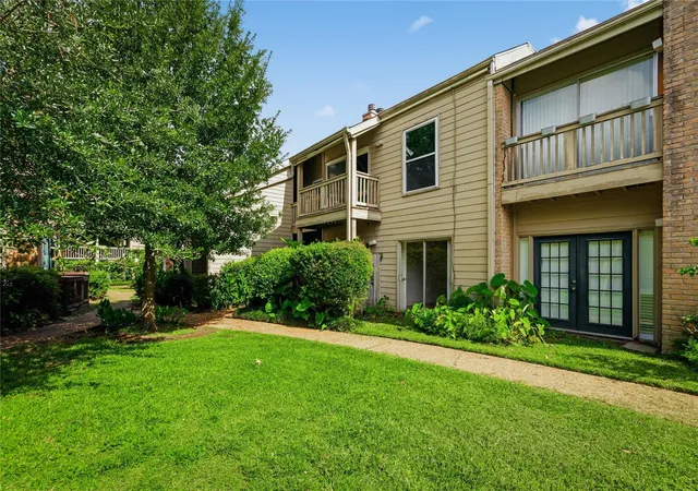 2nd image of 2100 Tanglewilde St #378, Houston, TX 77063 | MLS# 78804829
