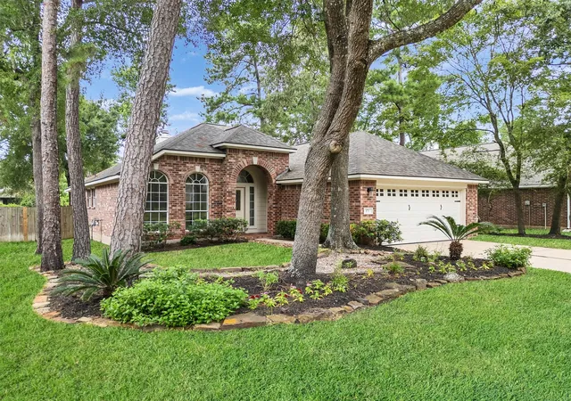 Photo 2 of Sale Pending at 171 Merryweather Pl, Conroe, TX 77384 | MLS# 46389812 | Listing updated on 2026-09-13