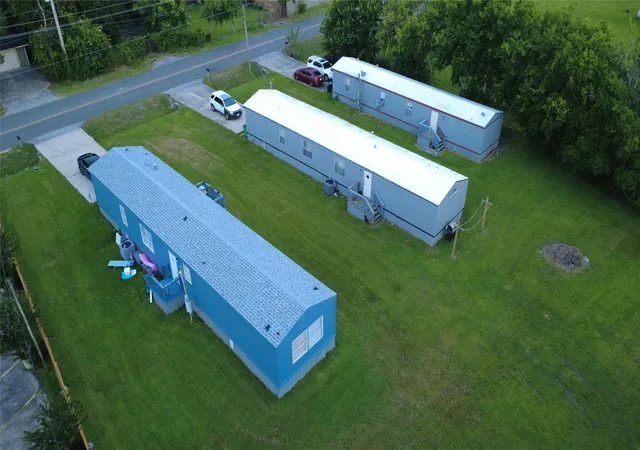 2nd image of 104, 106, 108 Bob Smith Rd, Baytown, TX 77521 | MLS# 5813646