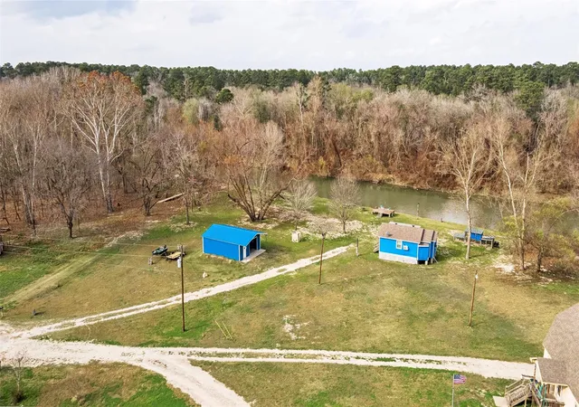 2nd image of 239 Fishermans Trl, Huntsville, TX 77320 | MLS# 79140582