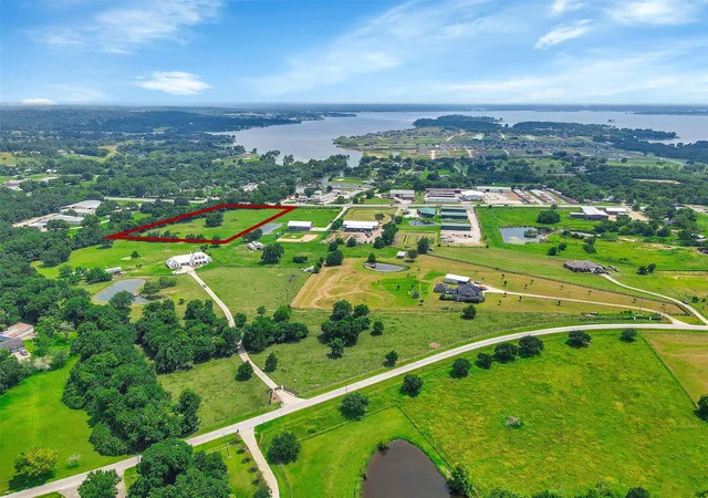 2nd image of 412 Ac Seven Coves Dr, Willis, TX 77318 | MLS# 15513409