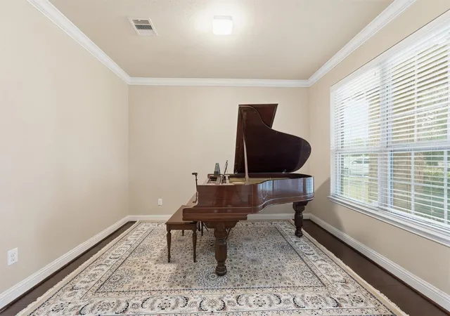 Photo 3 of Sale Pending at 1908 Sunset Ter Ln, Houston, TX 77089 | MLS# 12305156 | Listing updated on 2026-09-18