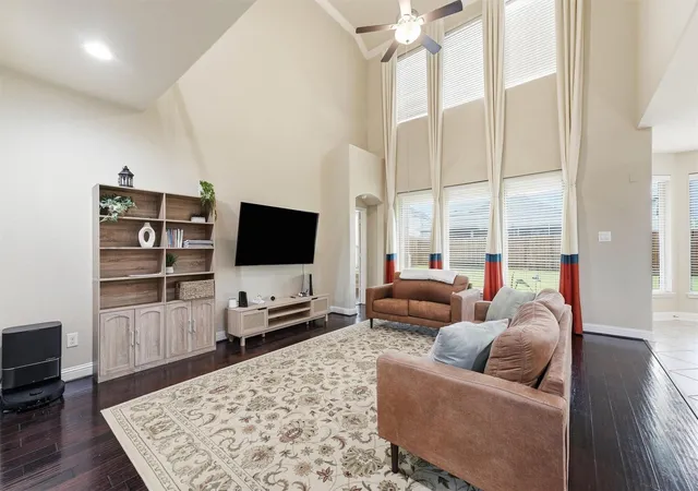 Photo 4 of Sale Pending at 1908 Sunset Ter Ln, Houston, TX 77089 | MLS# 12305156 | Listing updated on 2026-09-18