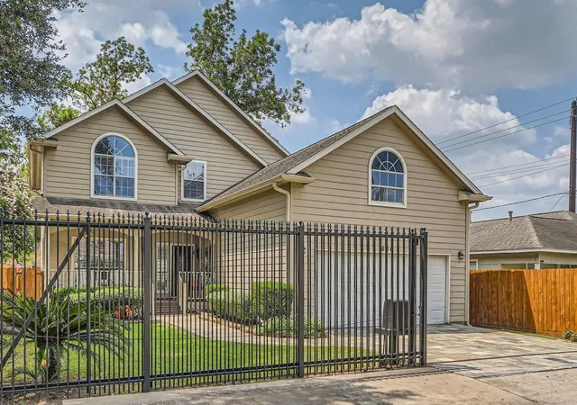 Homes for sale in Houston, TX | 806 E 29th St, Houston, TX 77009 | MLS# 93812875