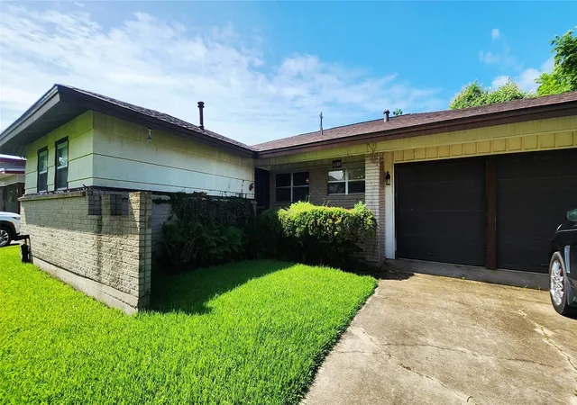 Homes for sale in Freeport, TX | 1735 W 10th St, Freeport, TX 77541 | MLS# 61871388