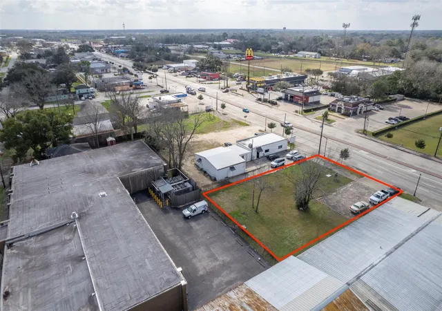 5th image of 2107 N Main St, Pearland, TX 77581 | MLS# 72574040