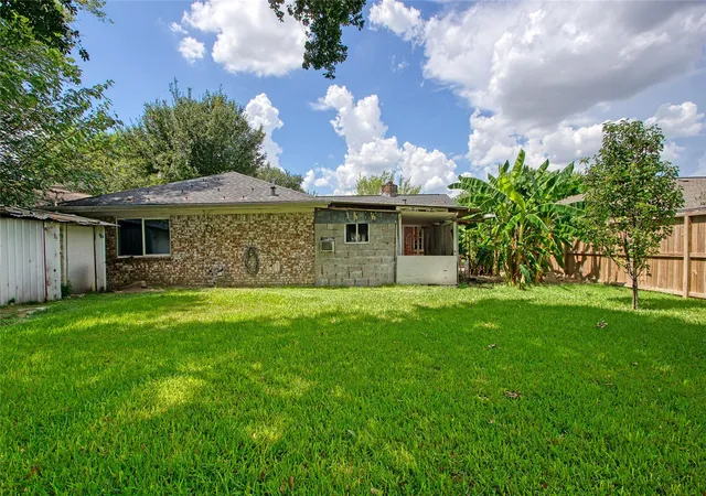 Photo 17 of Sale Pending at 346 Saddle Horn Dr, Houston, TX 77060 | MLS# 49960038 | Listing updated on 2026-09-24