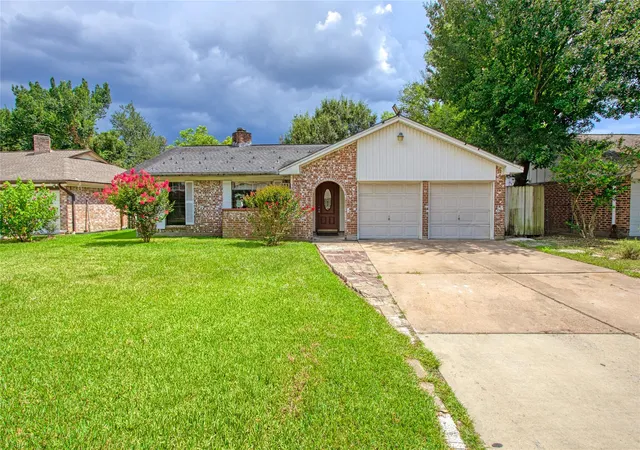 Photo 1 of Sale Pending at 346 Saddle Horn Dr, Houston, TX 77060 | MLS# 49960038 | Listing updated on 2026-09-24
