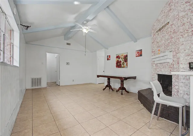 Photo 3 of Sale Pending at 346 Saddle Horn Dr, Houston, TX 77060 | MLS# 49960038 | Listing updated on 2026-09-24