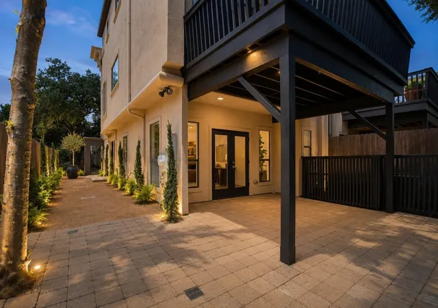 Photo 3 of Sale Pending at 2817 Newman St, Houston, TX 77098 | MLS# 25502834 | Listing updated on 2026-09-10