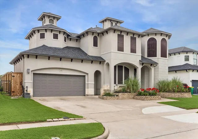 Photo 2 of Single family home for sale at 1830 Lakeside Dr, Seabrook, TX 77586 | MLS# 88979885 | Listing updated on 2026-09-19