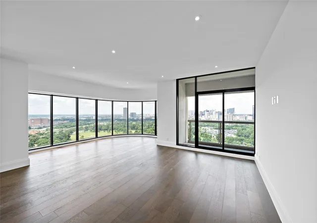 Homes for sale in Houston, TX | 1701 Hermann Dr #21F, Houston, TX 77004 | MLS# 69763939