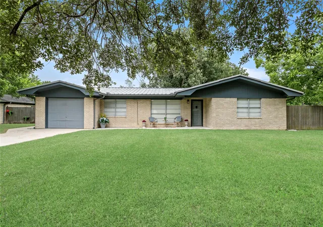 Photo 1 of Single family home for sale at 15366 Jackie Rd, Hamshire, TX 77622 | MLS# 70467386 | Listing updated on 2026-09-17