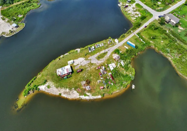 2nd image of 17427 Moreland Dr, Channelview, TX 77530 | MLS# 94121050