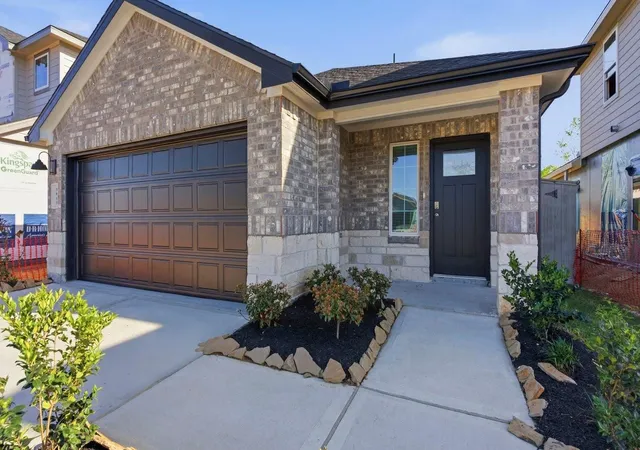 Photo 2 of Single family home for sale at 3509 Wild Mustang St, League City, TX 77511 | MLS# 75997398 | Listing updated on 2026-09-16