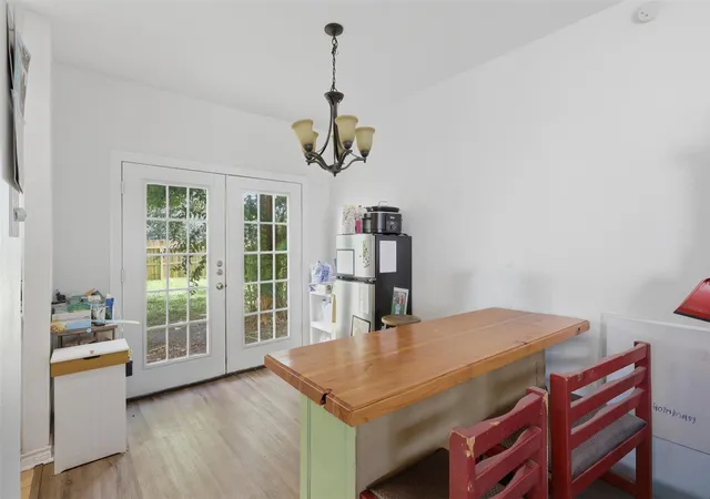 5th image of 1621 & 1623 W Adoue St, Alvin, TX 77511 | MLS# 54340053